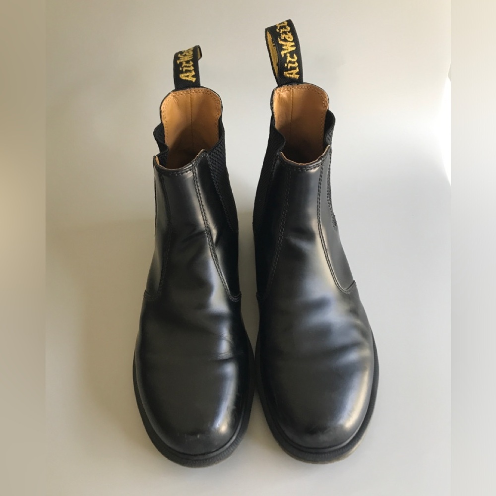 Dr. Martens 2976 Smooth Leather Chelsea Boots Size: US Men 8 Women 9 EUR 41